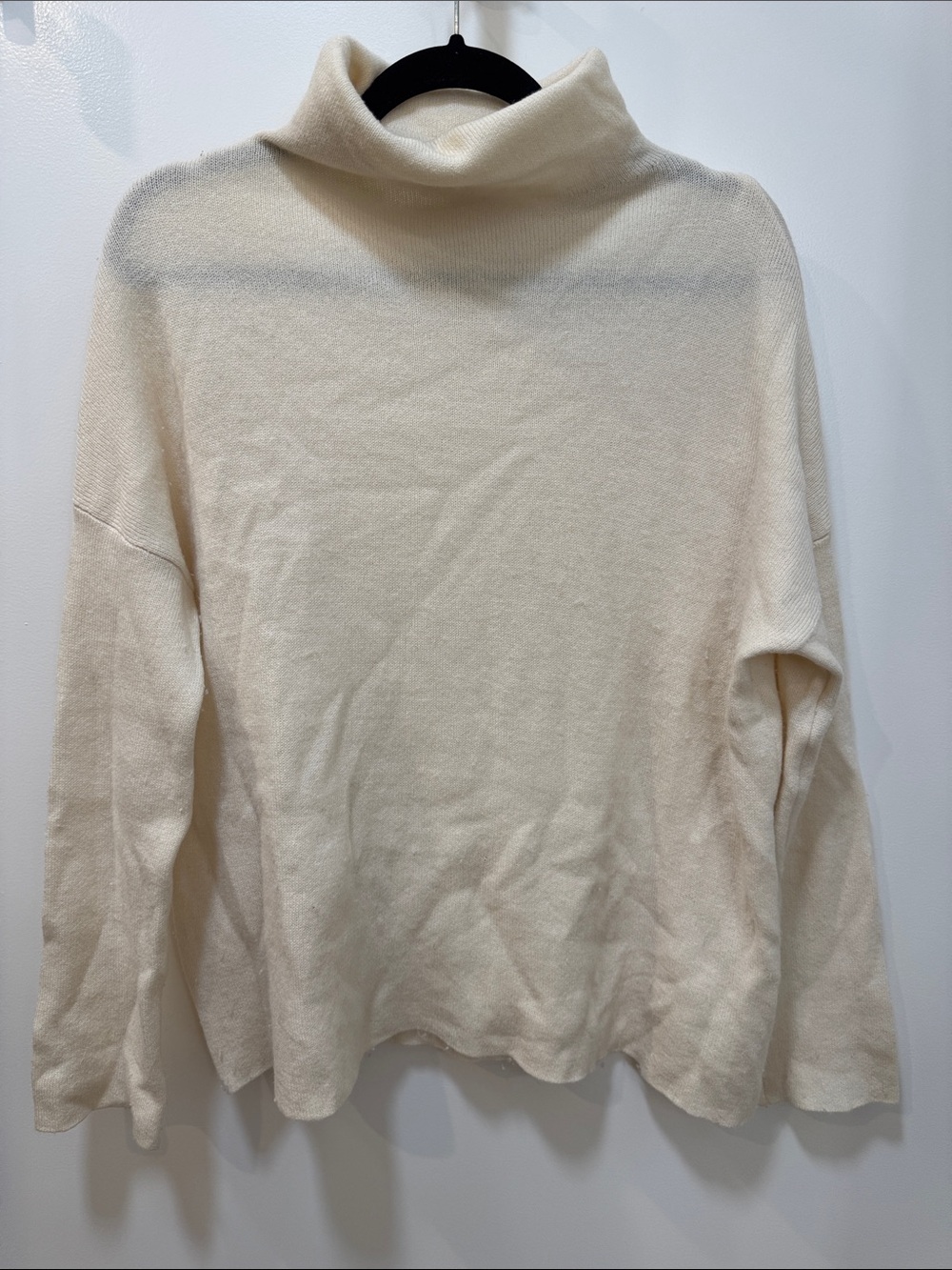 Vince Cream Turtleneck Sweater - Soft Cozy Knit